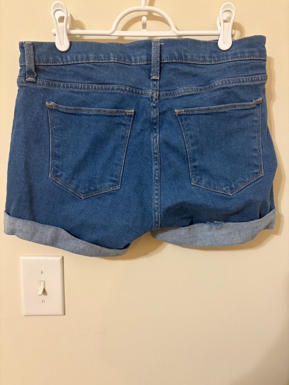 Gap 1969 Size 30 regular jean shorts - Picture 2 of 4